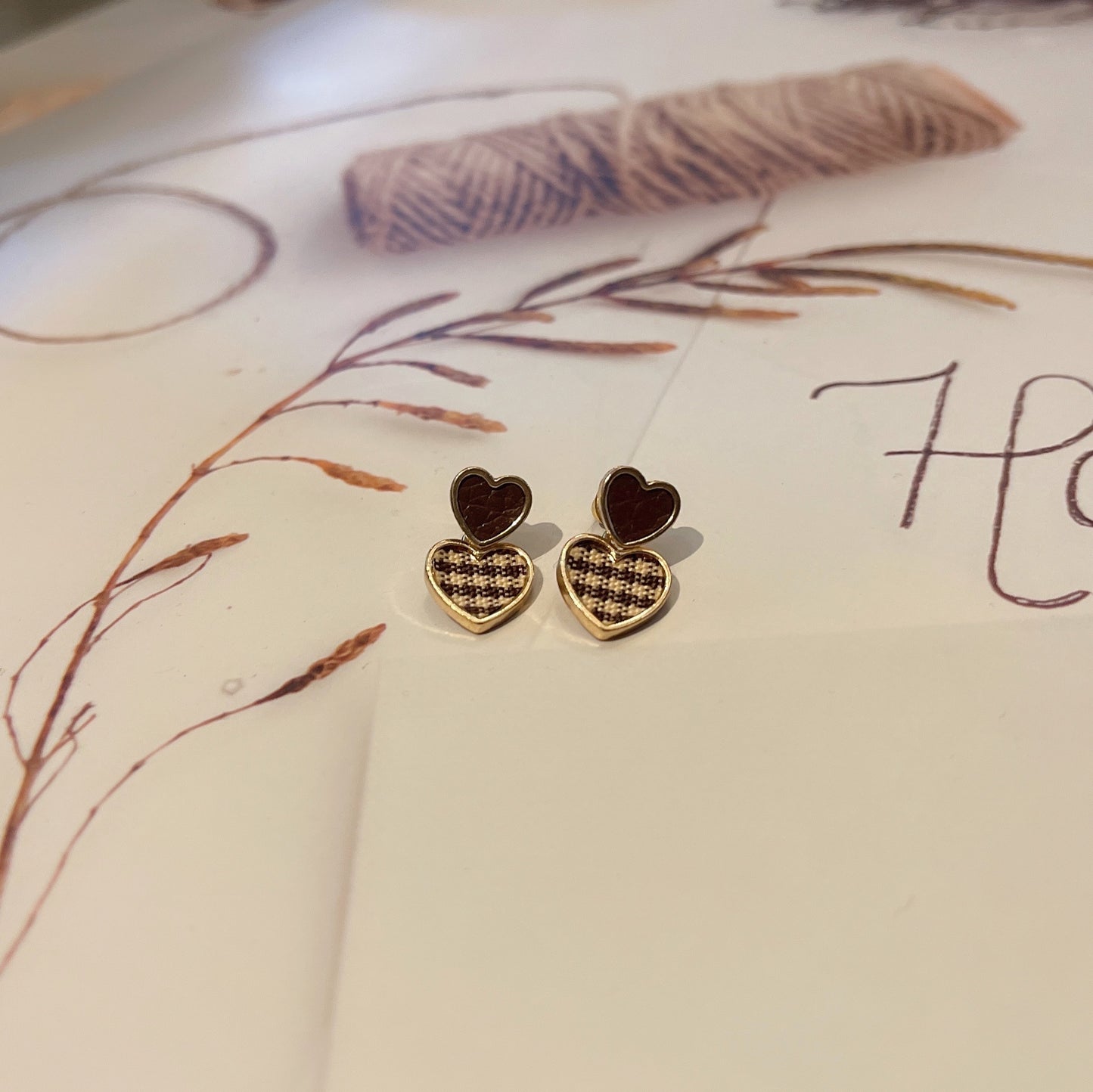 #EA0088 Earrings 格仔大細心心耳環