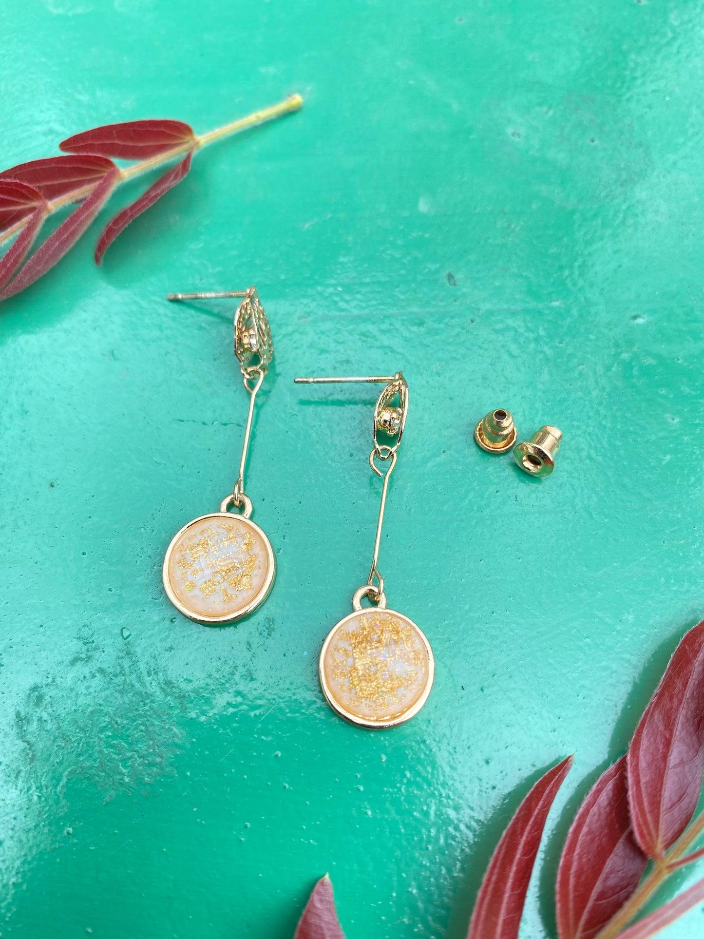 #EA0086 Earrings 樹葉吊復古圓形牌925銀針耳環