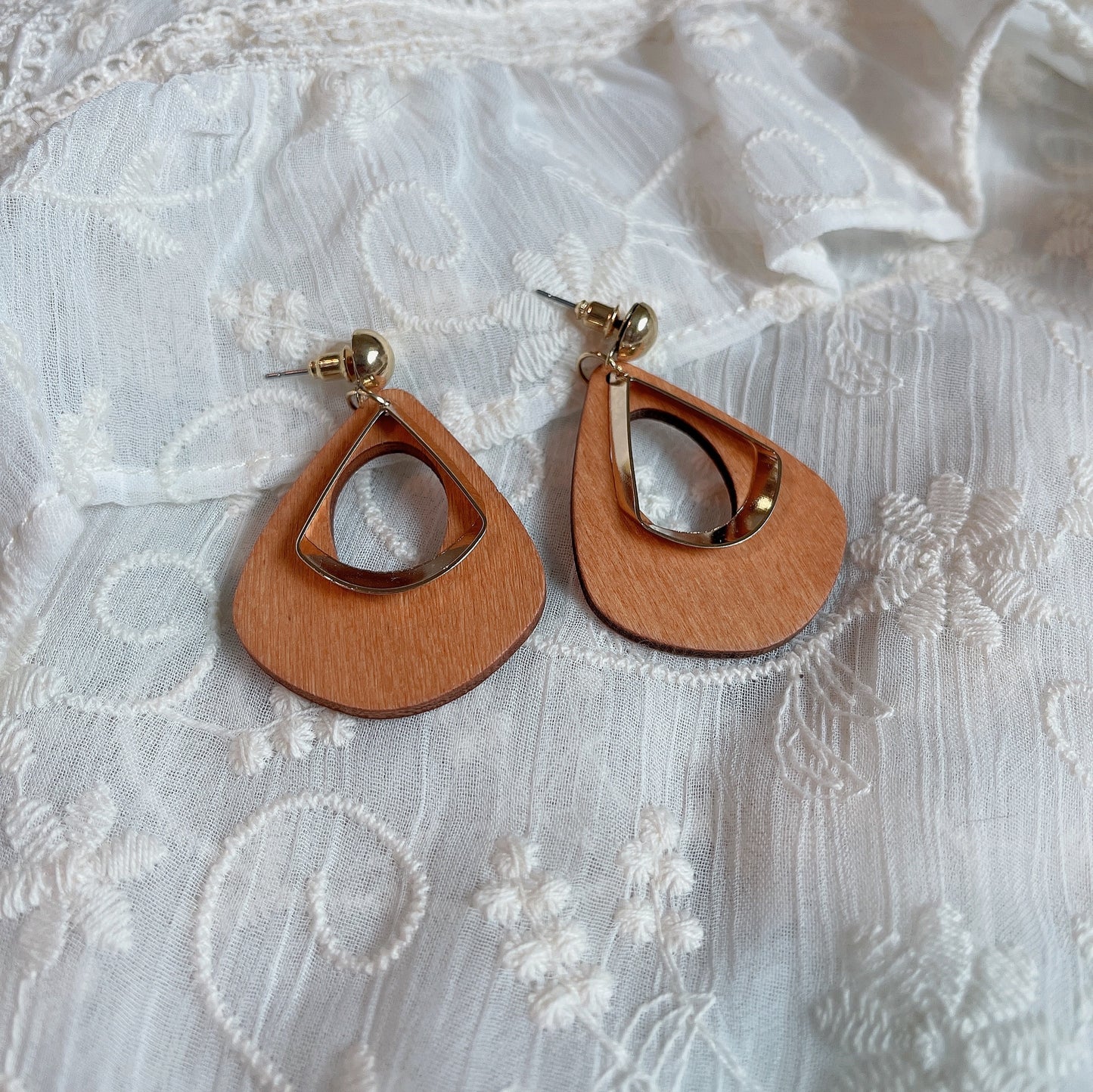 #EA0054 Earrings 木質耳環