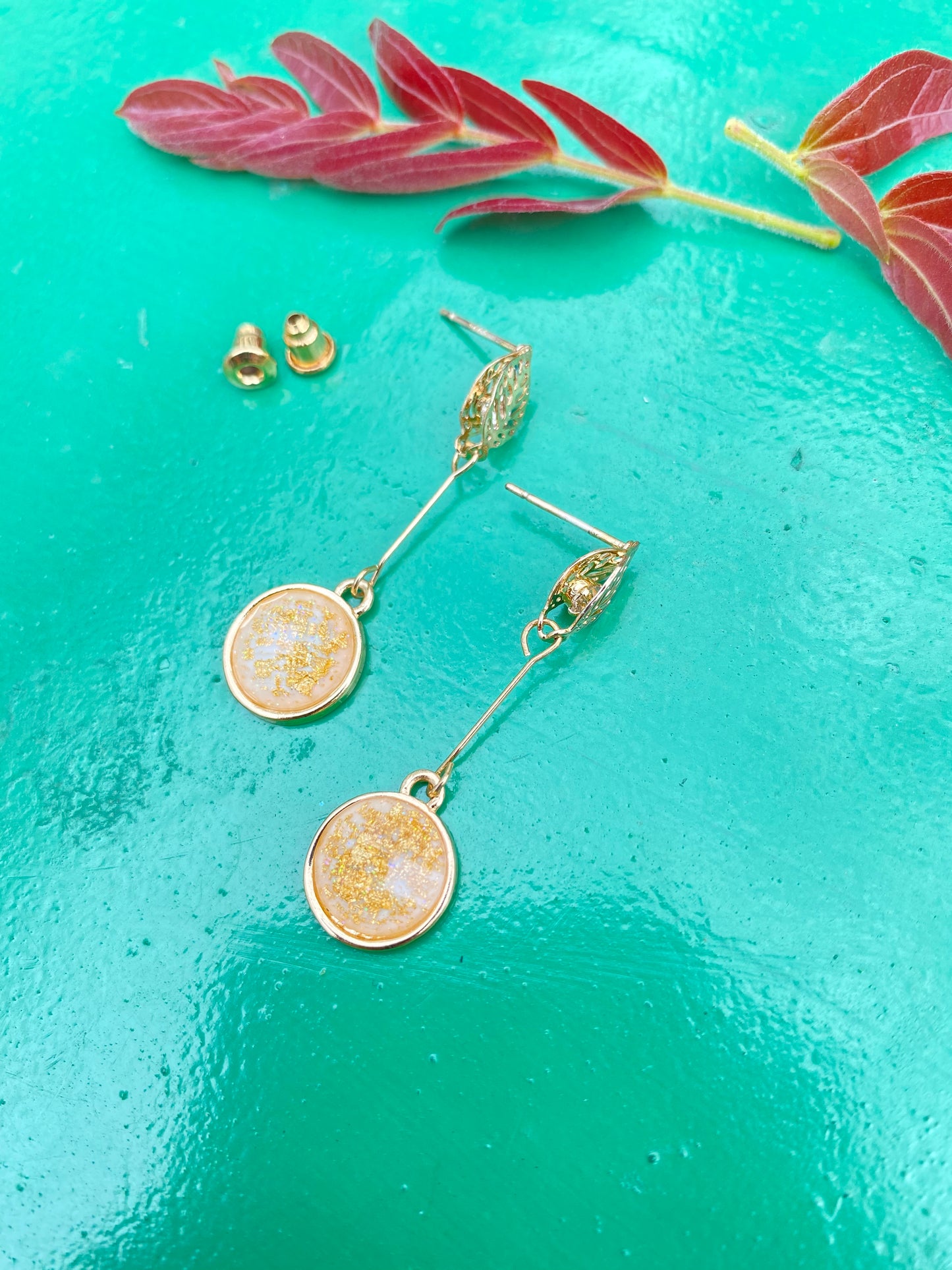 #EA0086 Earrings 樹葉吊復古圓形牌925銀針耳環