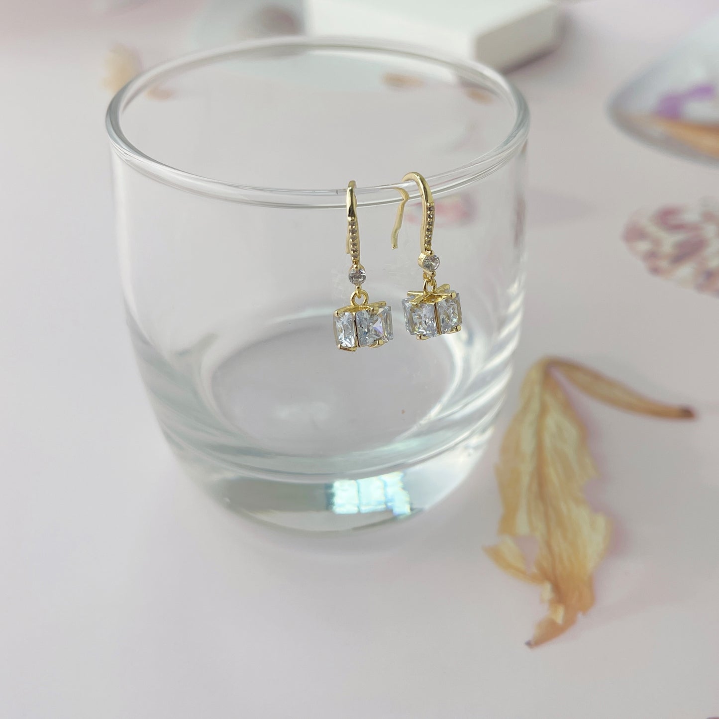 #EA0111 Earrings 方石耳鈎耳環