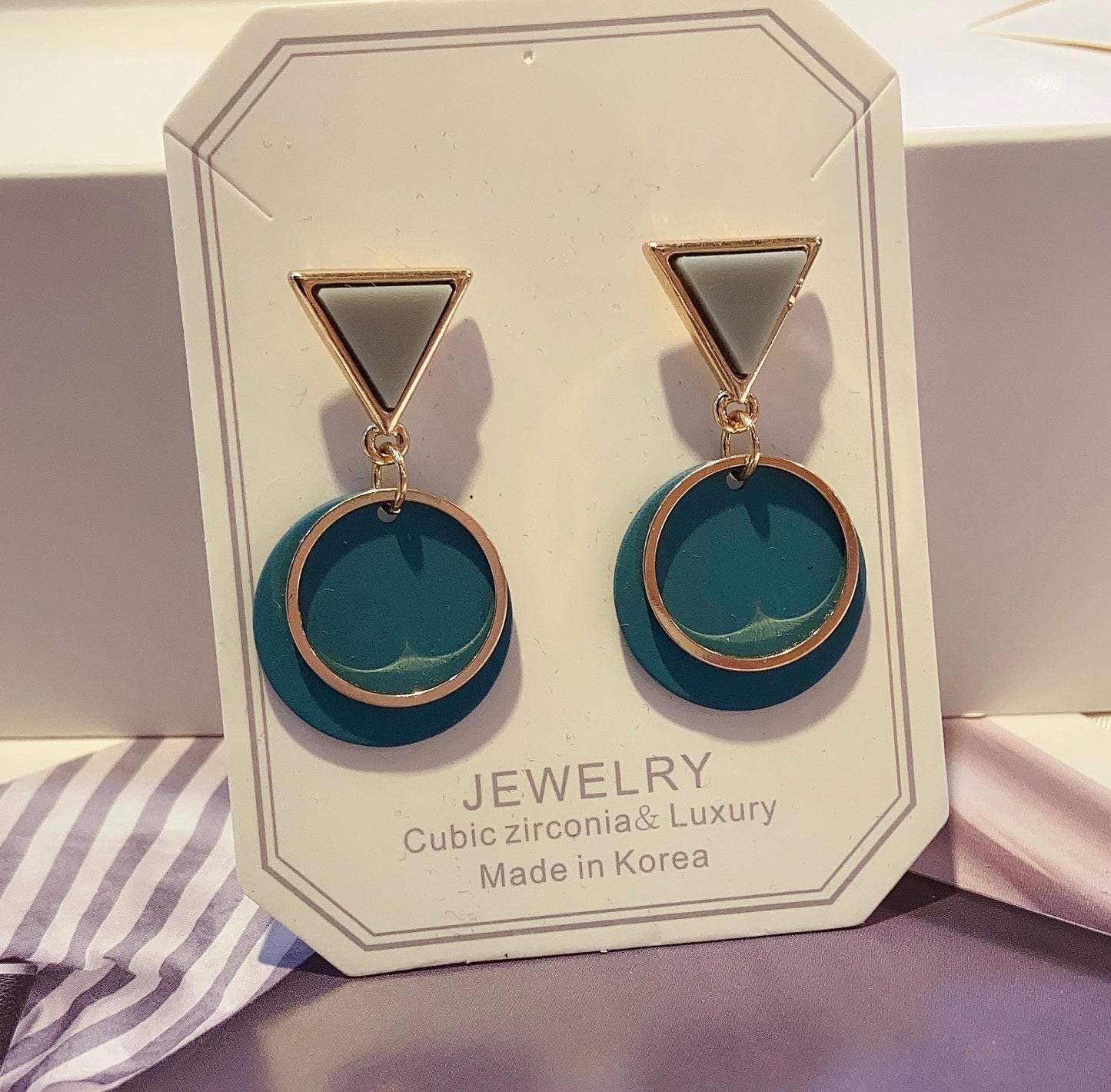 #EA0033 Earrings 倒三角 圓圈耳環 - KOREA 韓國飾品