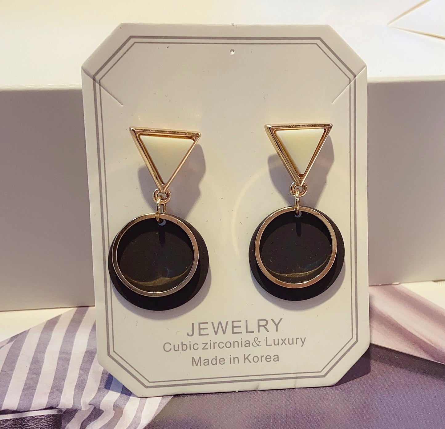 #EA0033 Earrings 倒三角 圓圈耳環 - KOREA 韓國飾品