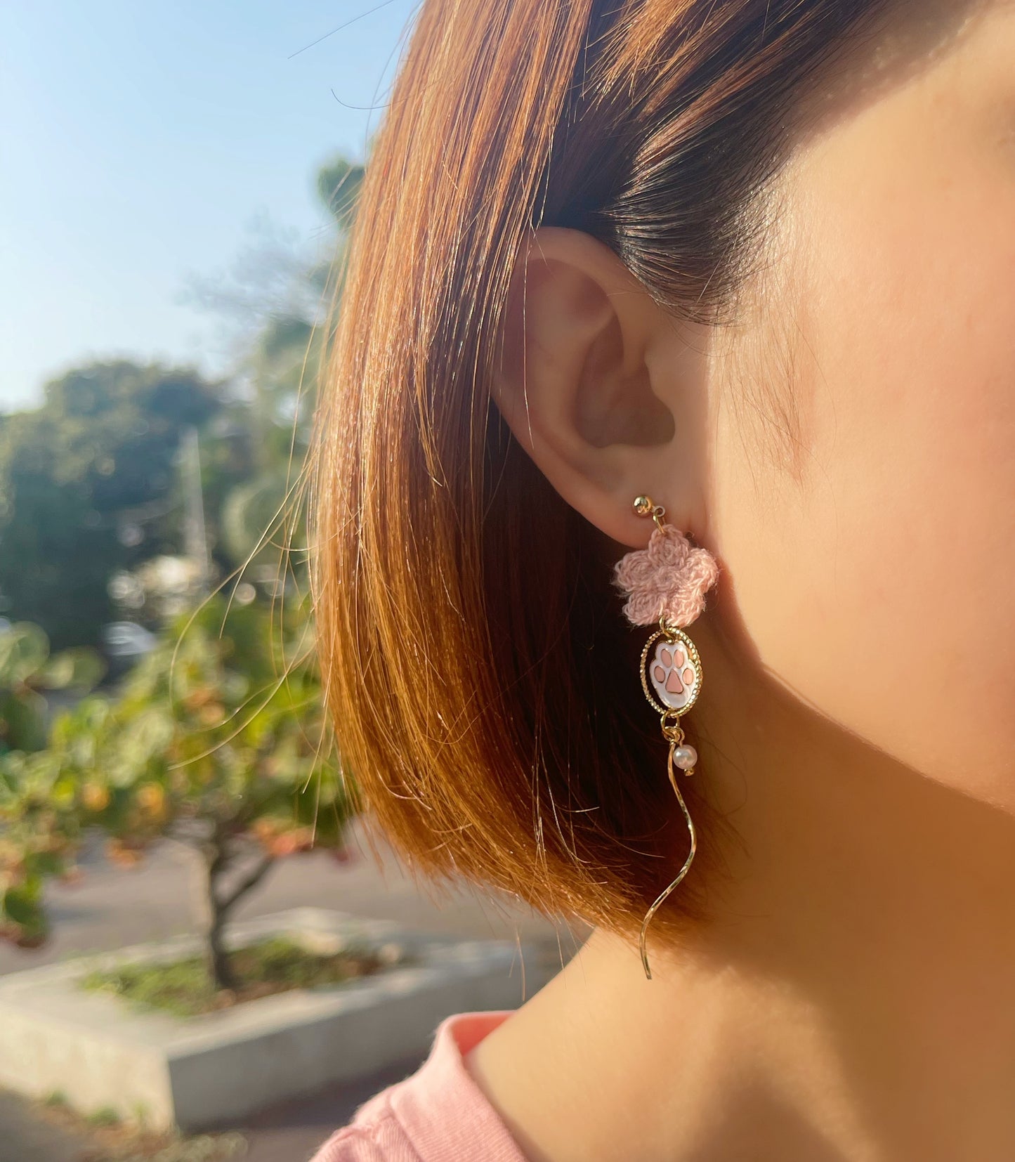 #EA0101 Earrings AB款白貓腳印鈎花925銀針耳環